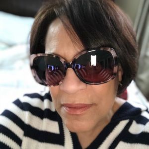 Meet your Posher, Beverly